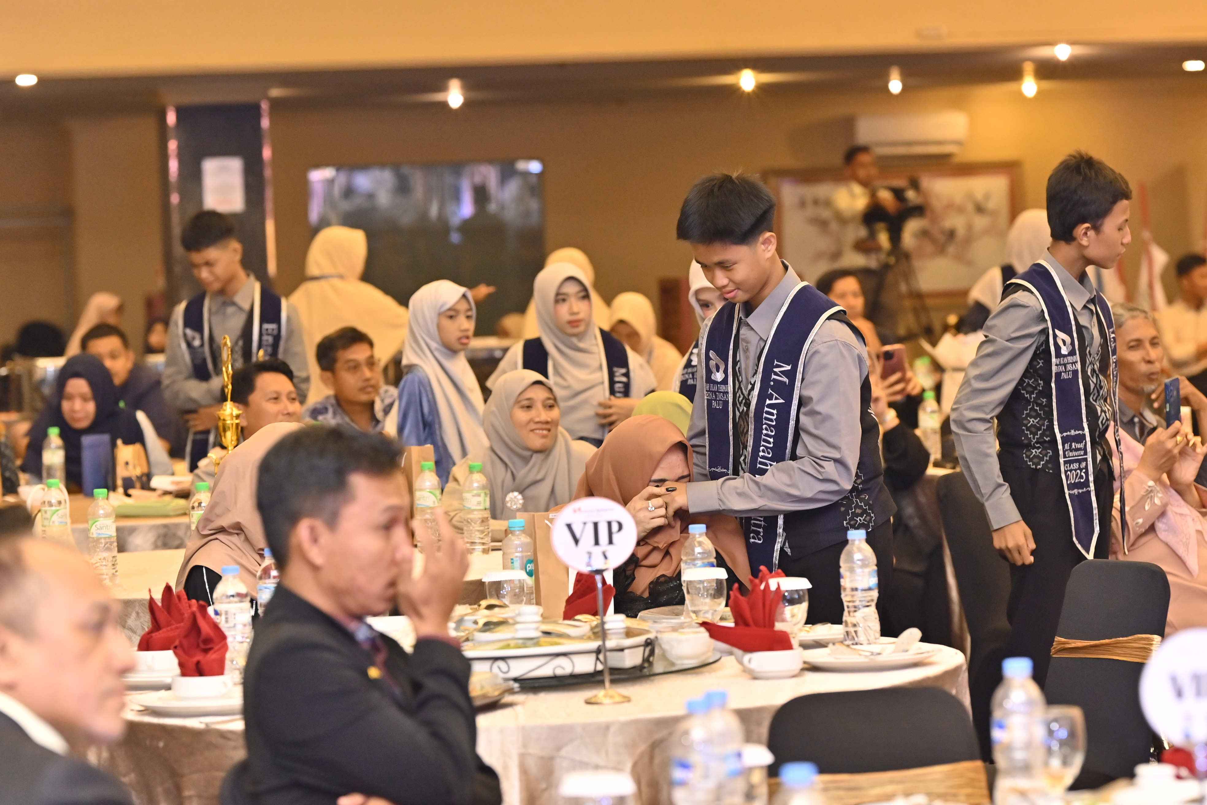 Wisuda Tahfidz SMP Islam Terpadu Bina Insan Palu Ke 2